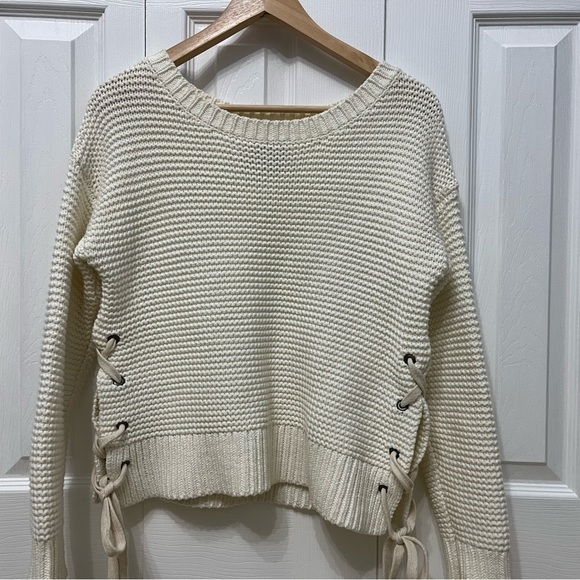 Abercrombie & Fitch Lace-Up Sweater - Picture 4 of 7